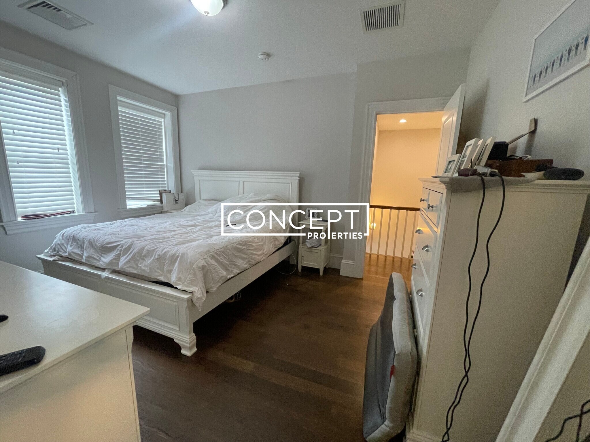 Building Photo - 2045 Beacon St