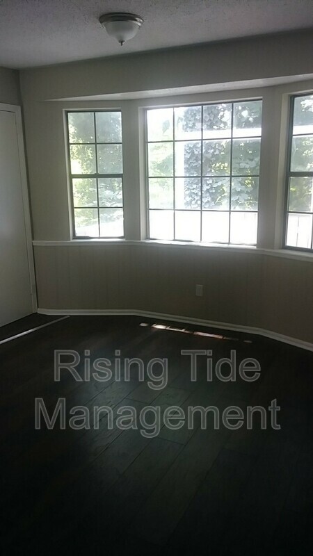 Building Photo - 627 Tambay Dr