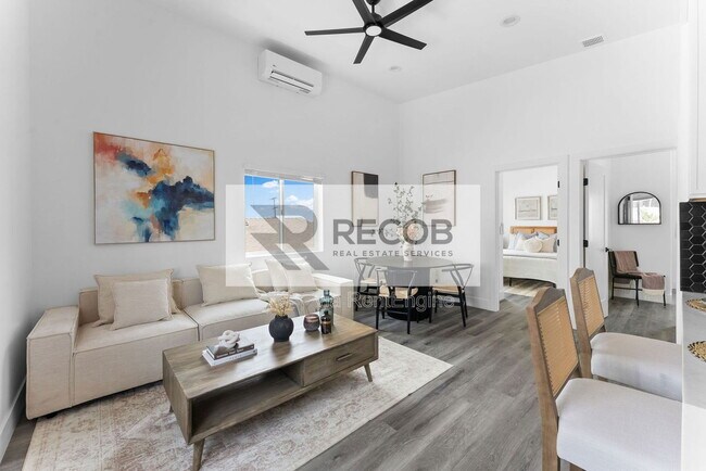 Building Photo - 2722 Nye St