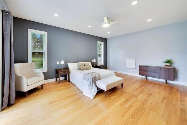 Building Photo - 2311 N Arlington Heights Rd
