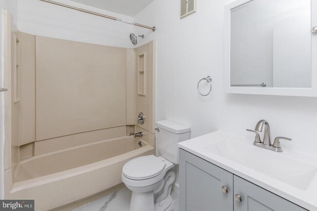 Building Photo - 1929 The Woods II