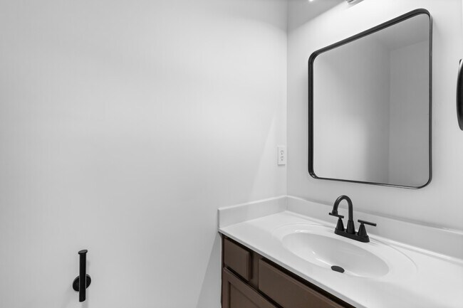 Building Photo - 6649 Speight Cir