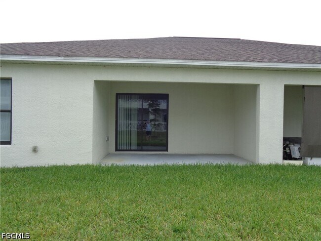 Building Photo - 3816 SW 15th Pl