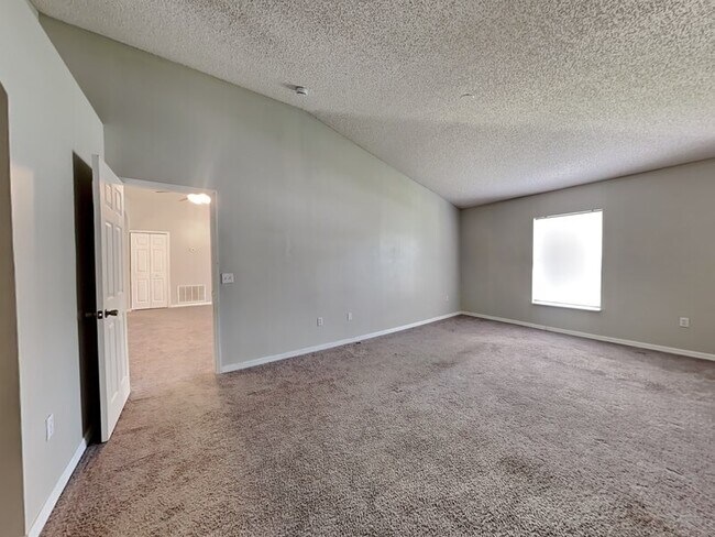 Building Photo - 3221 Utah Dr