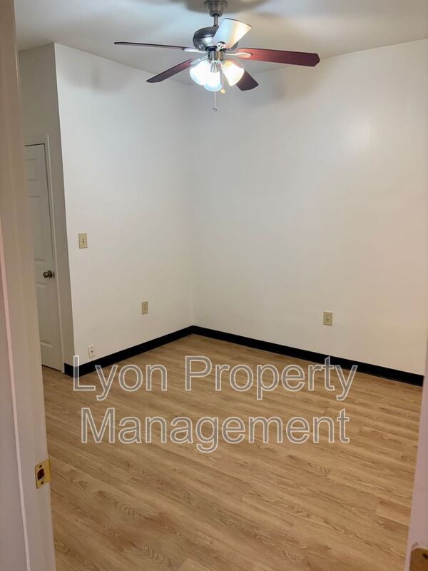 Building Photo - 50 Hedley Ave