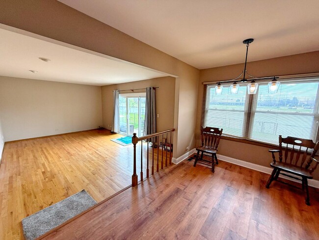 Building Photo - 1013 Pear Tree Ln