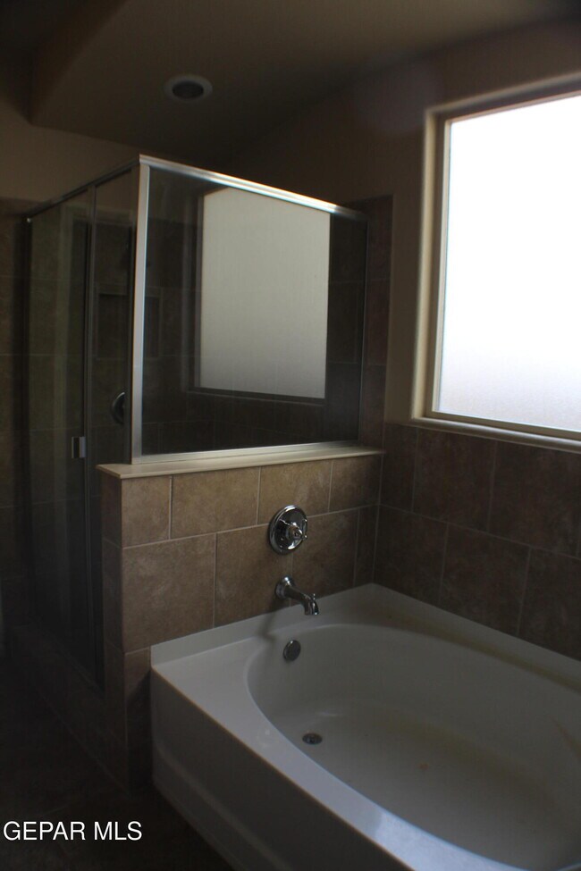 Building Photo - 12449 Chamberlain Dr