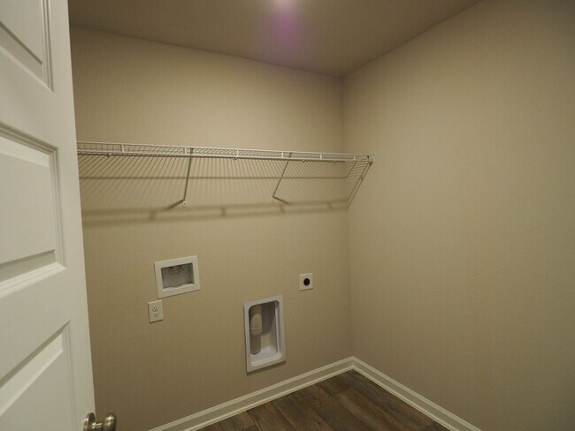 Building Photo - 7421 Brompton Dr