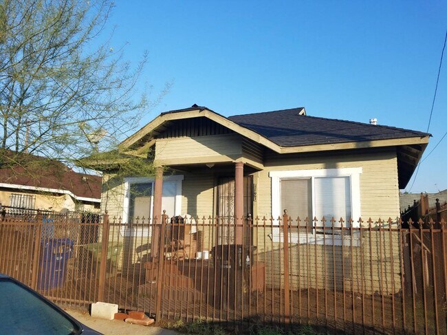 Primary Photo - 1187 Exposition Blvd