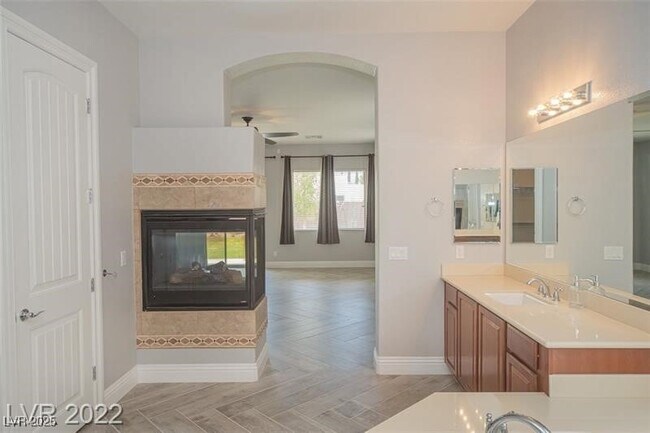 Building Photo - 4935 N Moncada Way