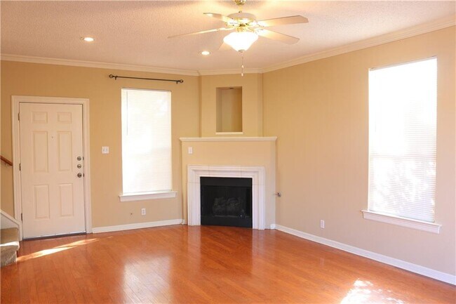 Building Photo - 8408 Siskin Cove
