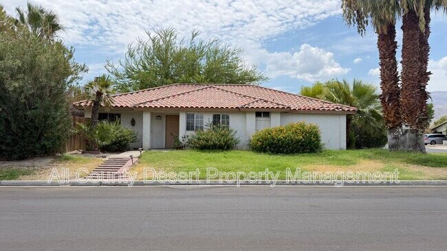 Building Photo - 52020 Avenida Mendoza