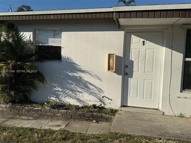 Building Photo - 4265 SW 51st St