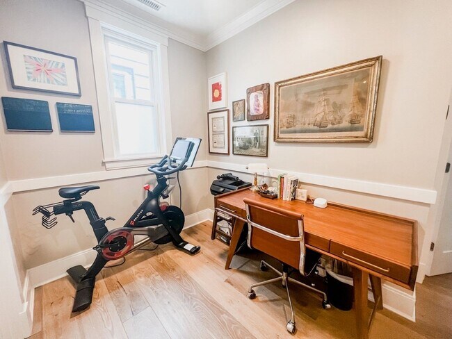 Building Photo - 69 Falcon St