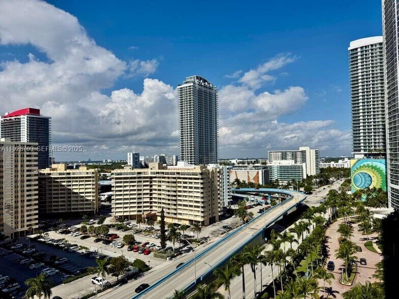Building Photo - 1850 S Ocean Dr