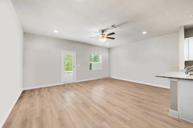 Building Photo - 64 Crossing Ln