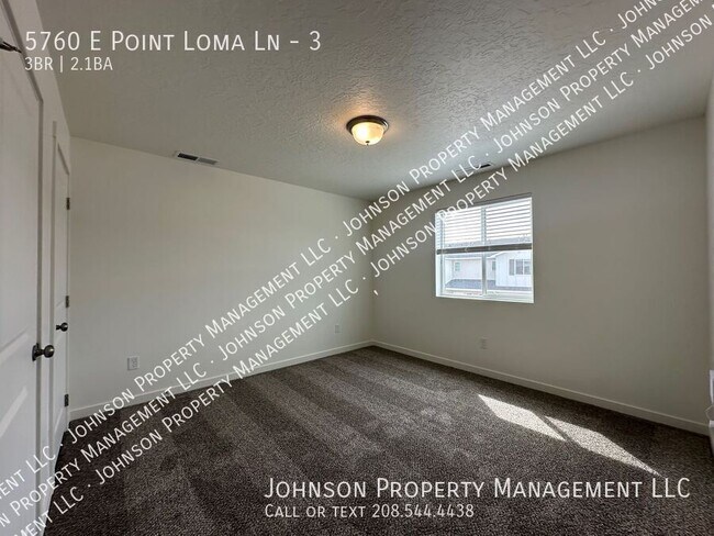 Building Photo - 5760 E Point Loma Ln