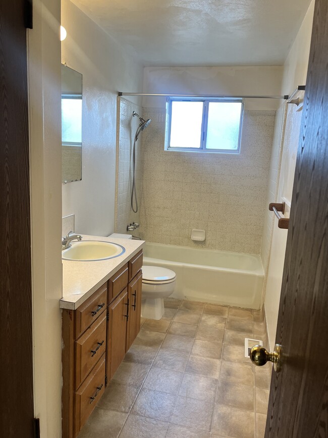 Bathroom - 157 E 850 S