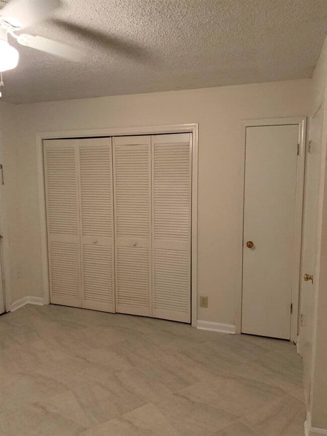 Building Photo - 2299 Sandpiper St