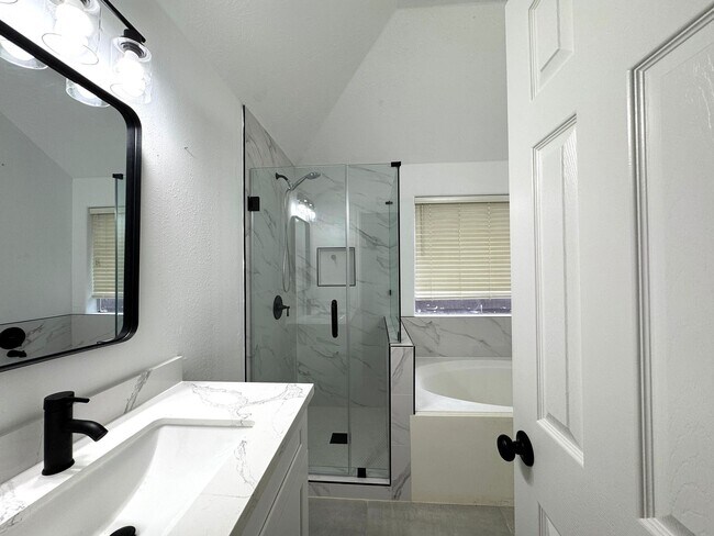 Building Photo - 3265 Jessica Ct