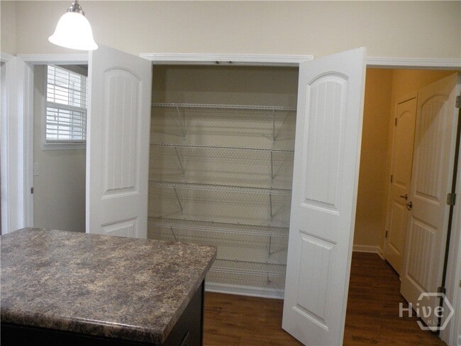 Building Photo - 104 Ventura Pl