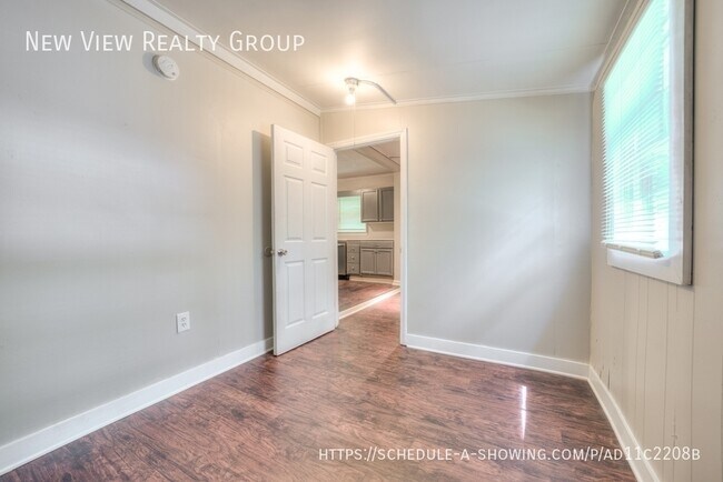 Building Photo - 620 N Moran St