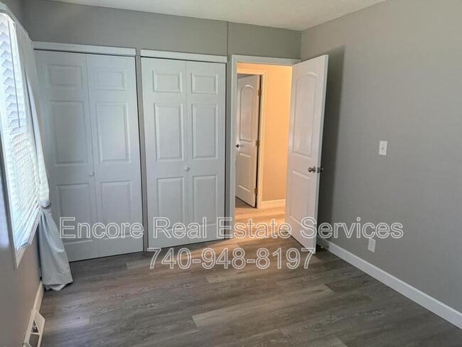Building Photo - 285 Parkview Dr