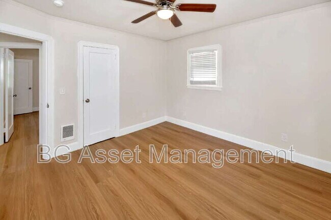 Building Photo - 2801 Sabral Cir