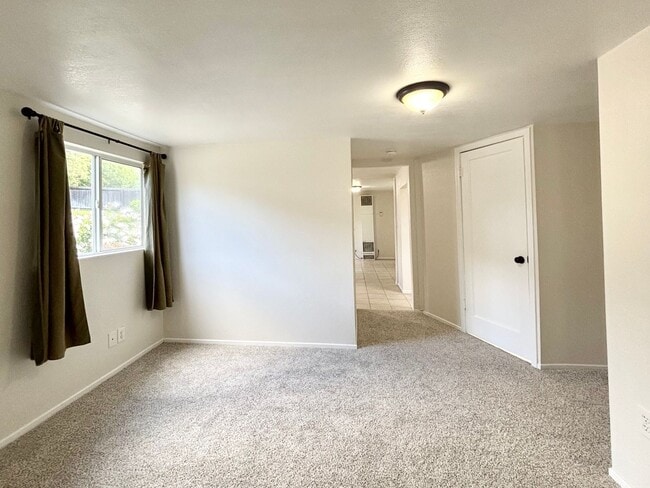 Building Photo - Charming Cottage Retreat – 1 Bed / 1 Bath ...
