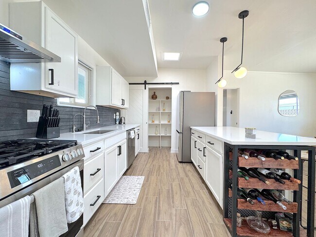 Building Photo - Northeast El Paso 4 Bed Refrig A/C!