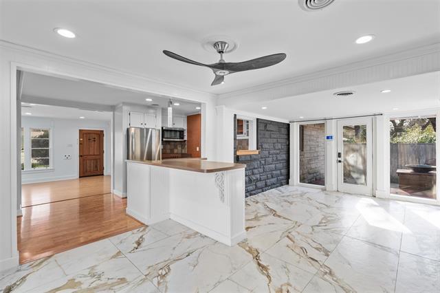 Building Photo - 2129 Elmwood Blvd