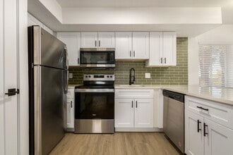 Building Photo - Papago Gardens