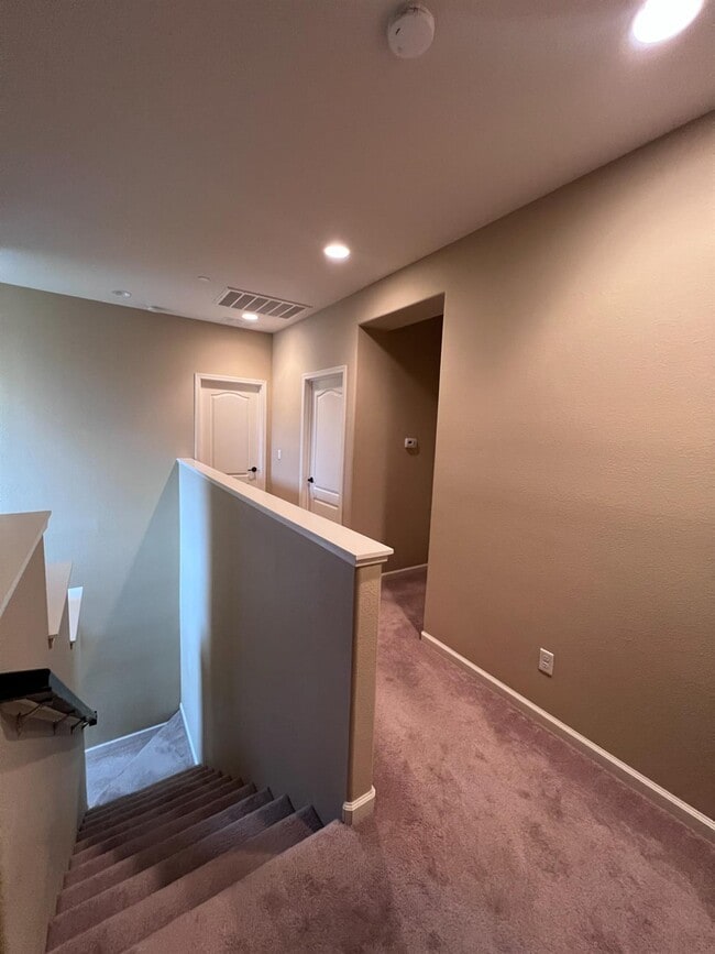 Building Photo - 2020 Makenna Dr