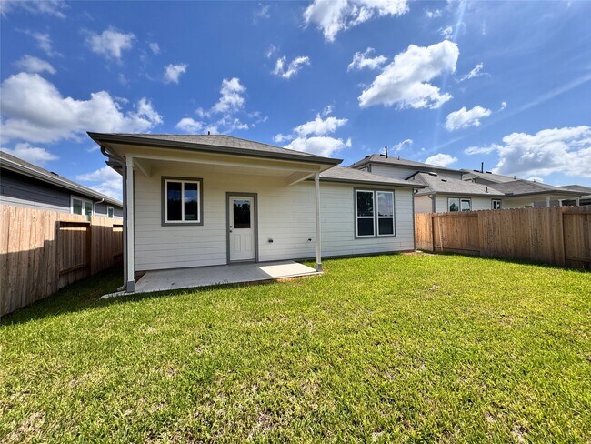 Building Photo - 25577 Balsamroot Dr