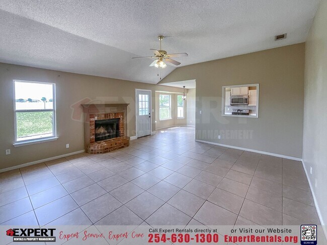 Building Photo - 3-Bedroom Home Near Lions Gate Park