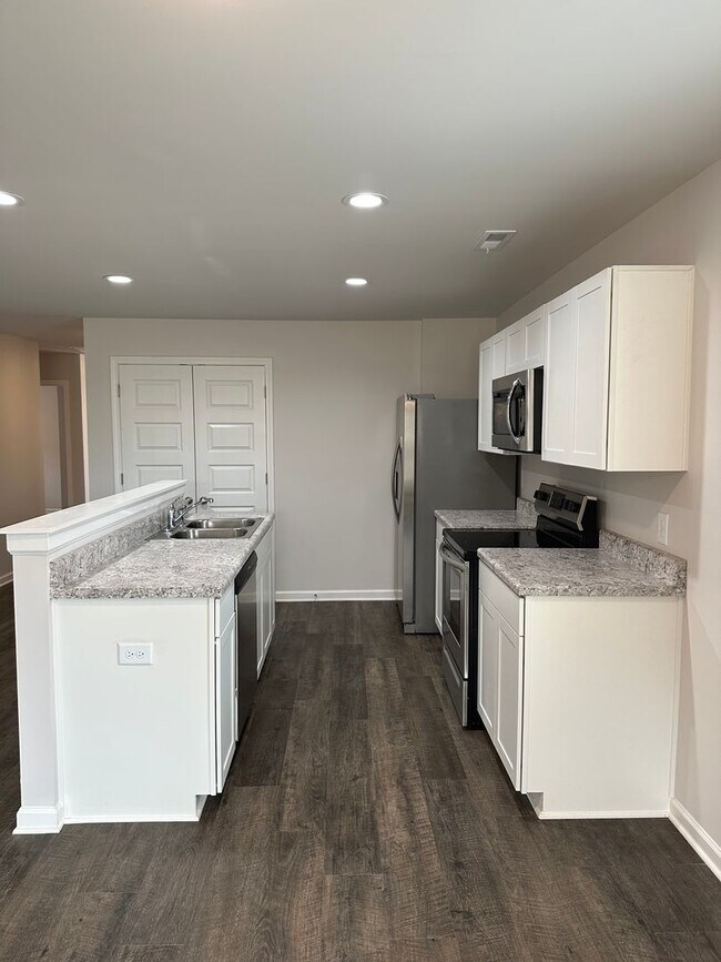 Building Photo - Pre-Leasing Now | Beautiful 4 Bedroom, 2 Bath Home Offering Space & Comfort in Kilpatrick Landing