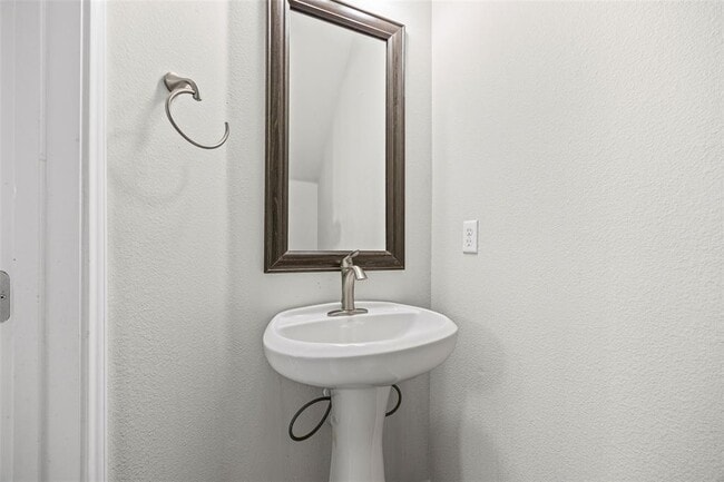 Building Photo - 17401 Silent Harbor Loop