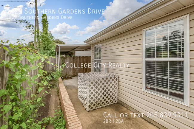 Building Photo - 1429 Southern Gardens Dr