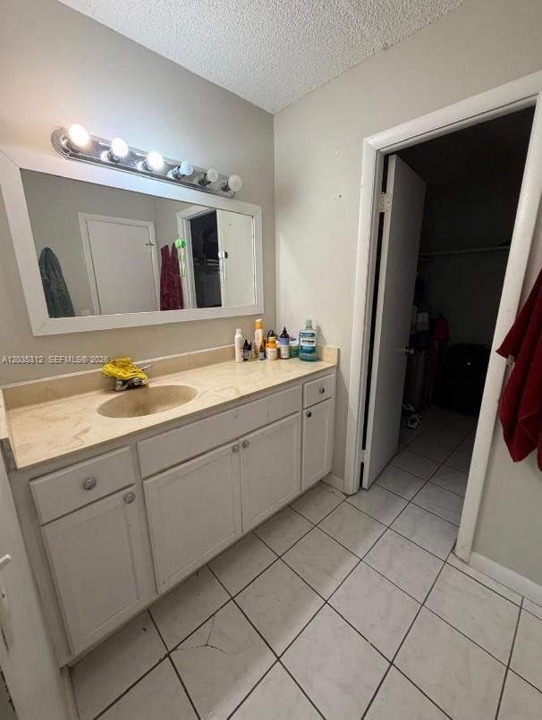 Building Photo - 14850 Naranja Lakes Blvd