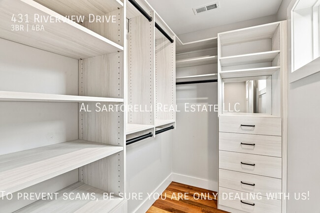 Building Photo - 431 Riverview Dr