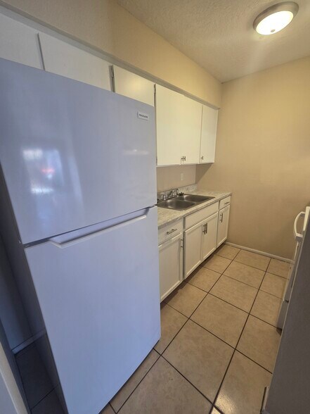 Building Photo - 5085 SE 31st St