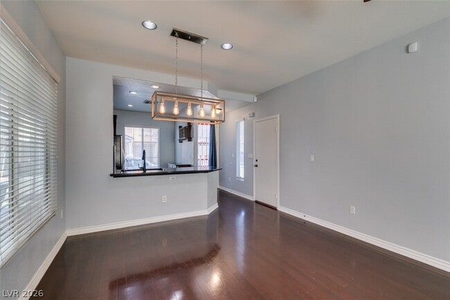 Building Photo - 8233 Shaded Arbors St