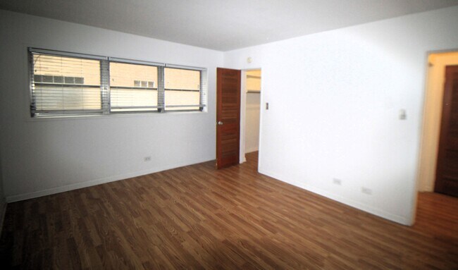 Building Photo - 220 N Kenilworth Ave