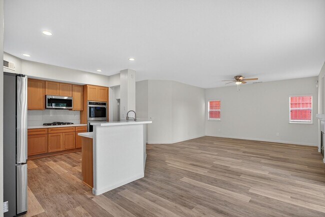 Building Photo - Most Desireable Neighborhood in Temecula  Eastridge by Redhawk