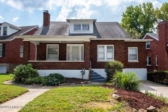 Building Photo - 2032 Lakeside Dr