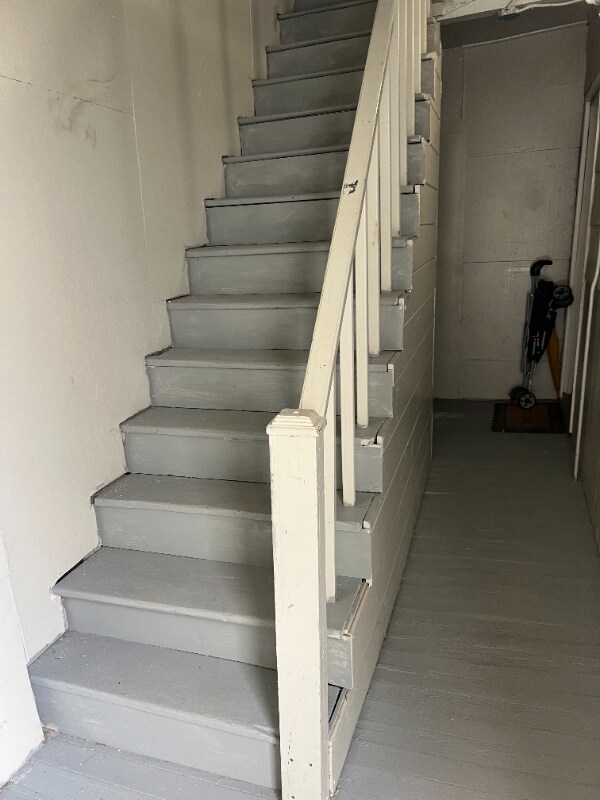 Building Photo - 42 Houghton St