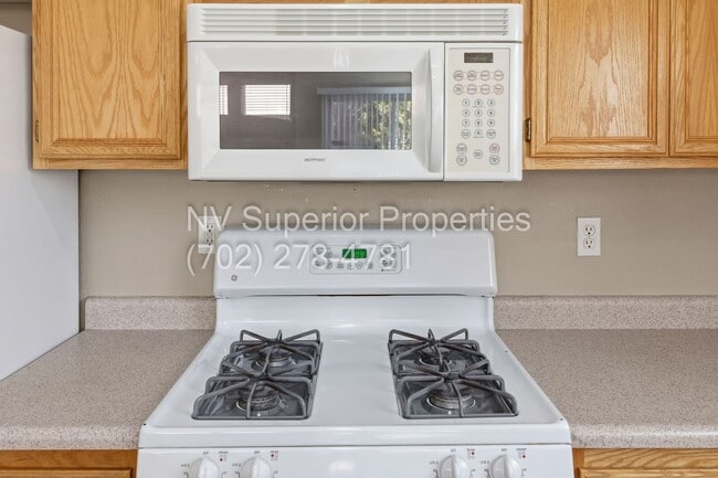 Building Photo - NW!! Single Story!! New Luxury Vinal Plank flooring!! New Carpet Bedrooms 2 & 3!!! New Interter P...