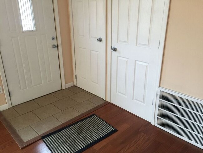 Building Photo - 3 bedroom, 1 full bath fully remodeled Ranch home in Parchment Schools