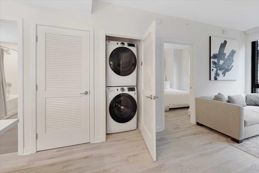 Building Photo - 1051 First St NE