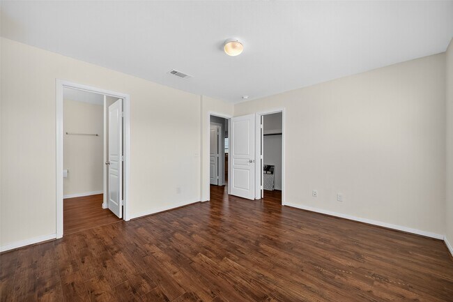 Building Photo - 2730 Skyview Silver Dr